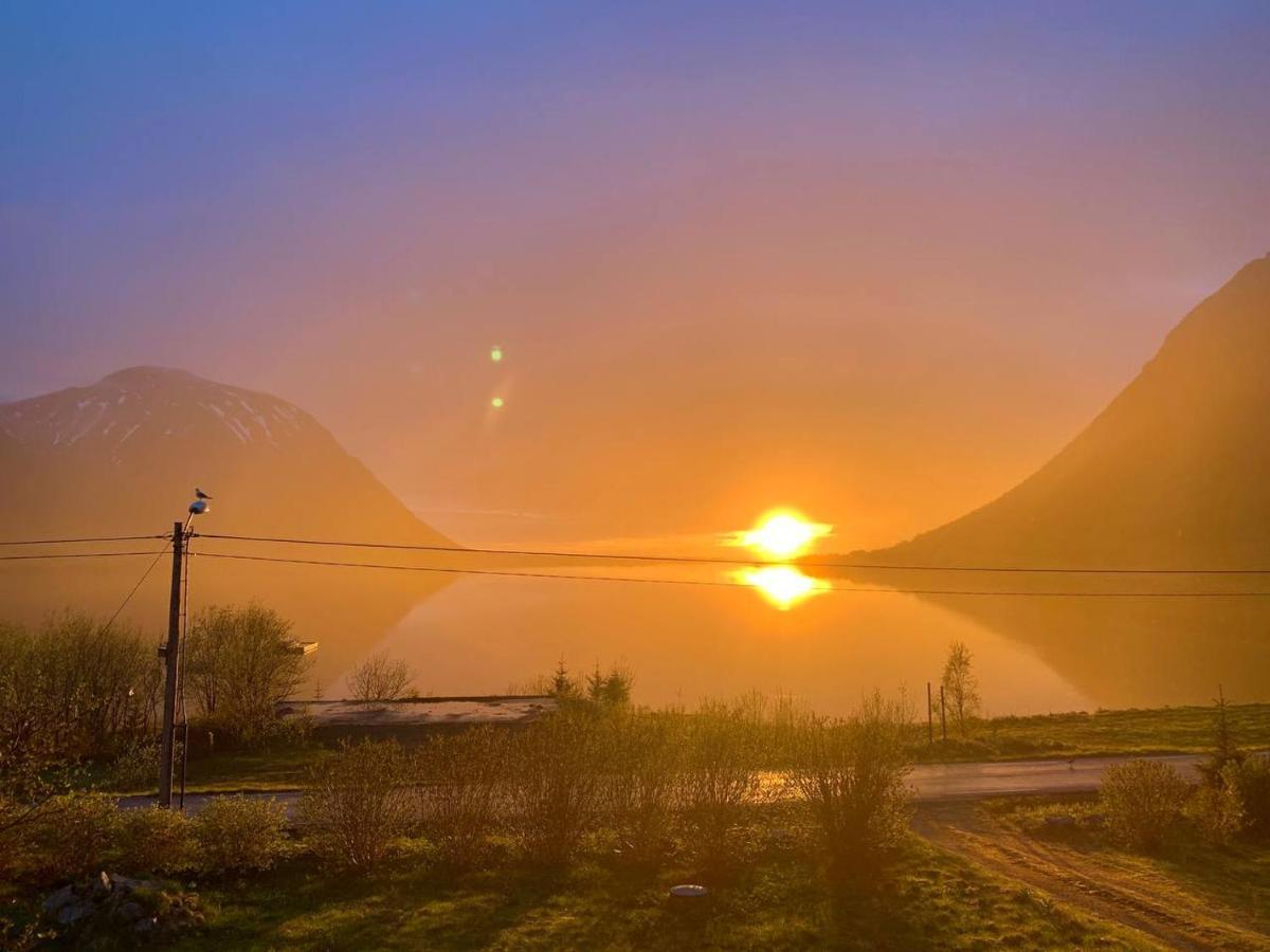 Lofoten Red Villa Laupstad Экстерьер фото