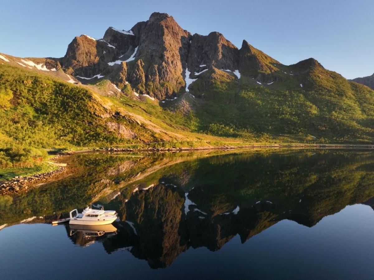 Lofoten Red Villa Laupstad Экстерьер фото